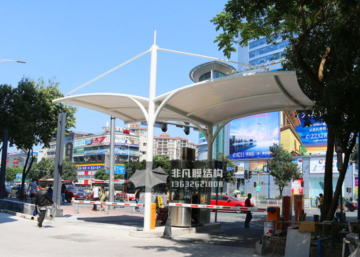 GT007 崗?fù)つそY(jié)構(gòu)雨棚 廣州市東圃商業(yè)大廈